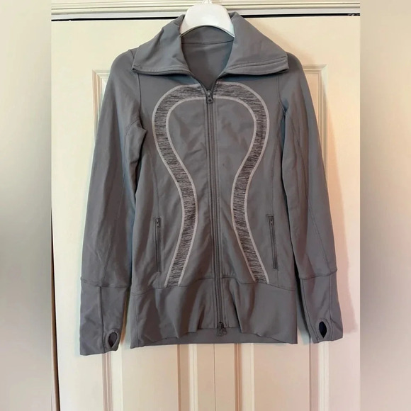 Lululemon in stride jacket. Thumb holes. Double zip. Size 4. - Picture 1 of 6